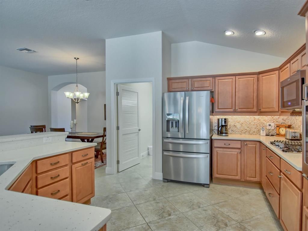 Dining room, Interior, Kitchen, Pendant Lights, Recessed Lighting, Stainless Steel Appliances