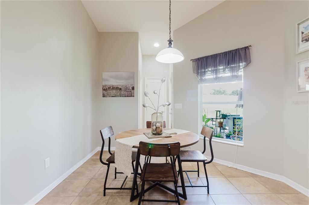 Dining room, Interior, Pendant Lights, Recessed Lighting