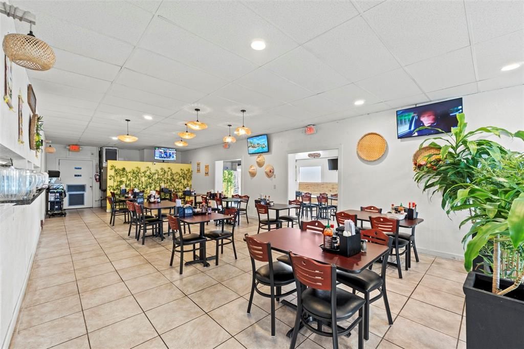 Dining room, Interior, Pendant Lights, Recessed Lighting