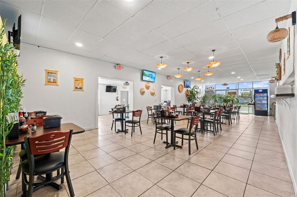 Dining room, Interior, Pendant Lights, Recessed Lighting