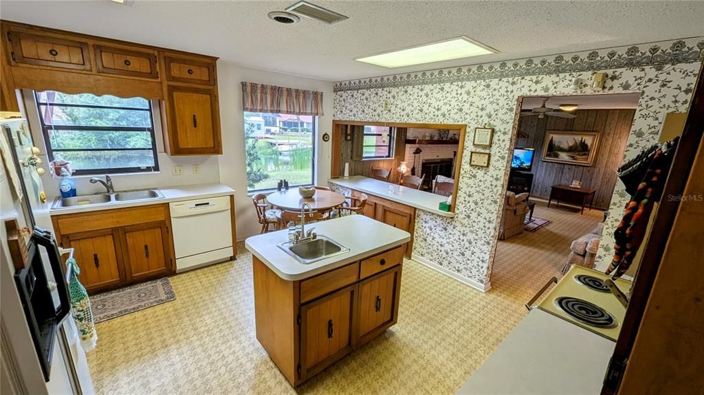 Dining room, Interior, Kitchen, Recessed Lighting
