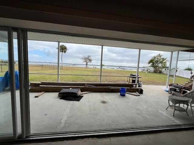 Interior, Sun Room, Water