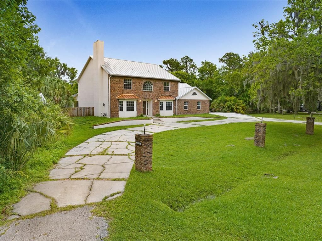 Backyard, Exterior, Facade, Brick Facade, Georgian