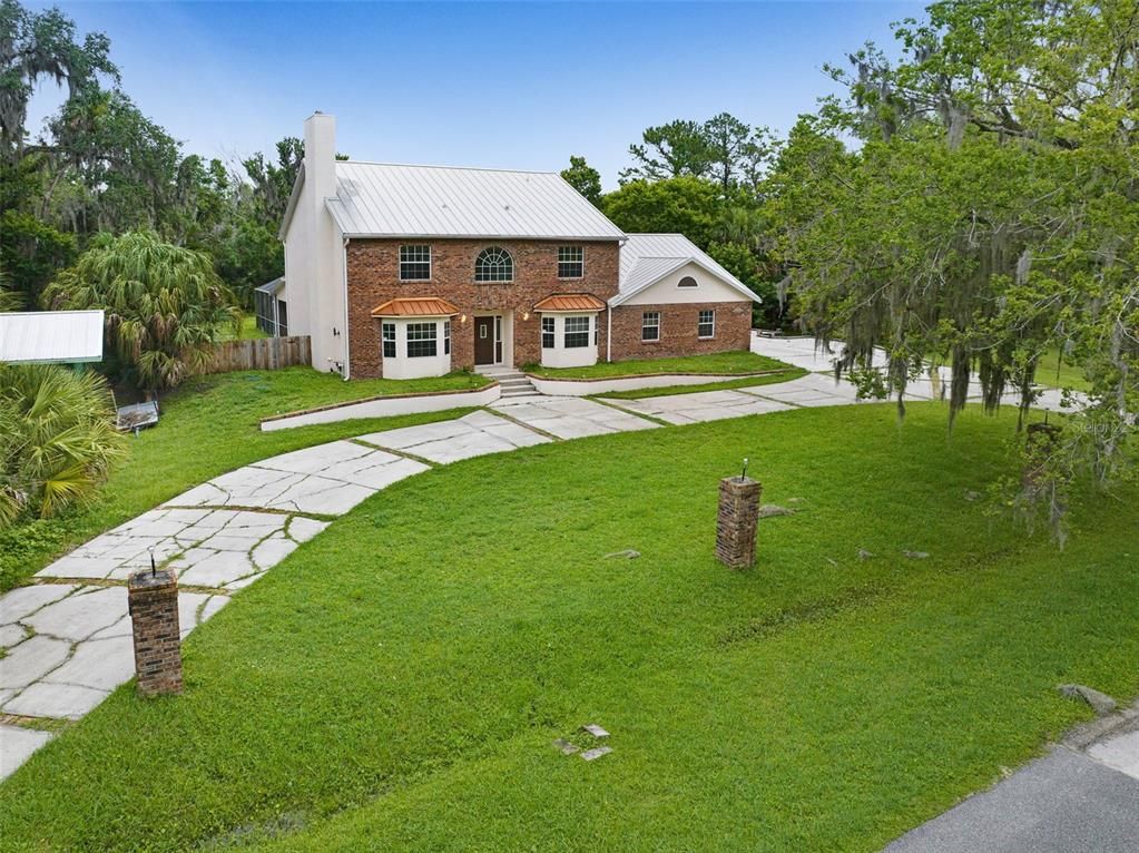 Backyard, Exterior, Facade, Brick Facade, Brick Traditional