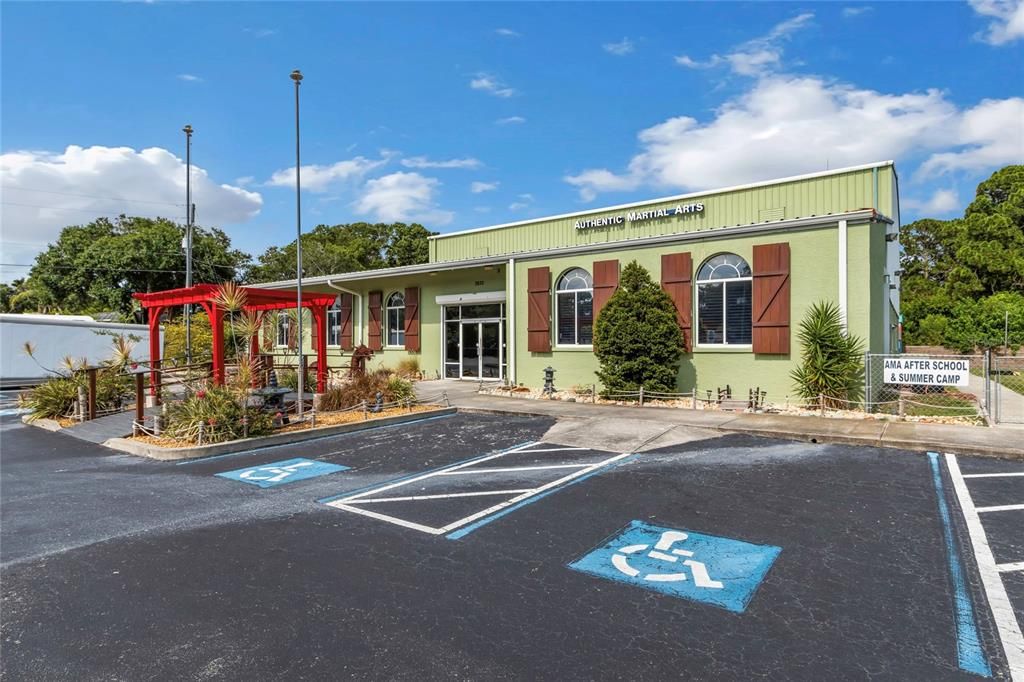 Exterior, Facade, None