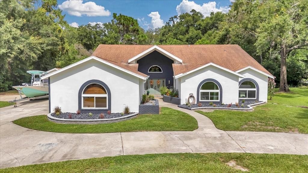 Backyard, Exterior, Facade, Ranch