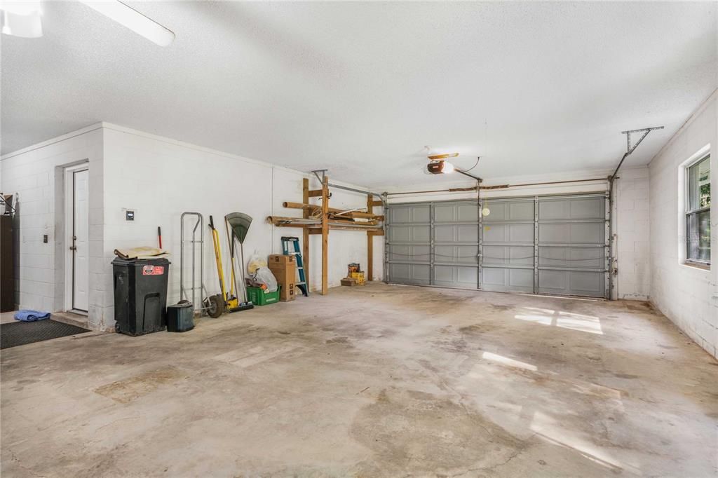 Garage, Interior