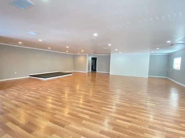 Empty room, Interior, Recessed Lighting, Wood Texture Flooring