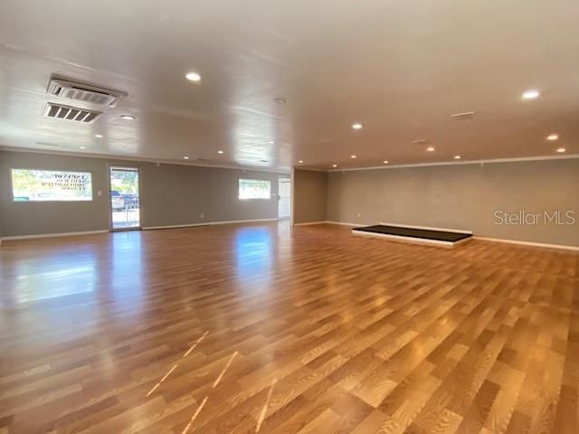 Empty room, Interior, Recessed Lighting, Wood Texture Flooring