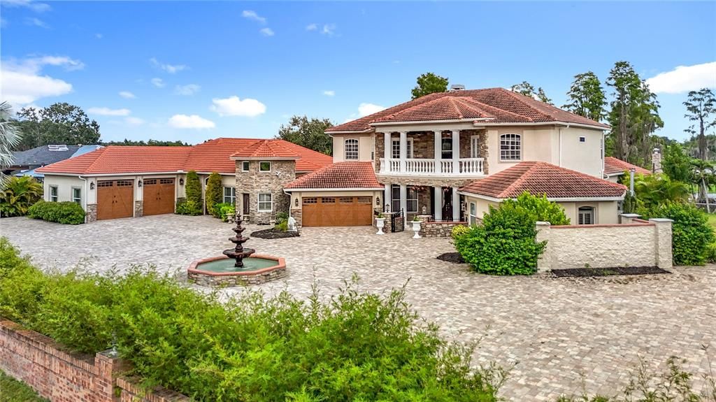 Attached, Exterior, Facade, Mediterranean