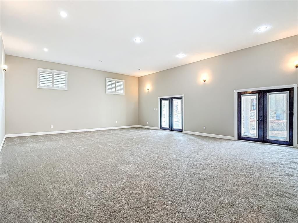 Empty room, Interior, Recessed Lighting