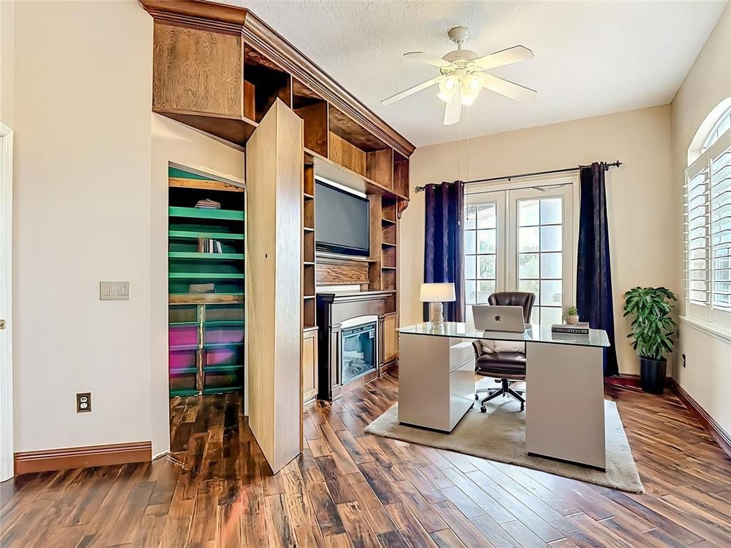 Fireplace, Home Office, Interior, Wood Texture Flooring