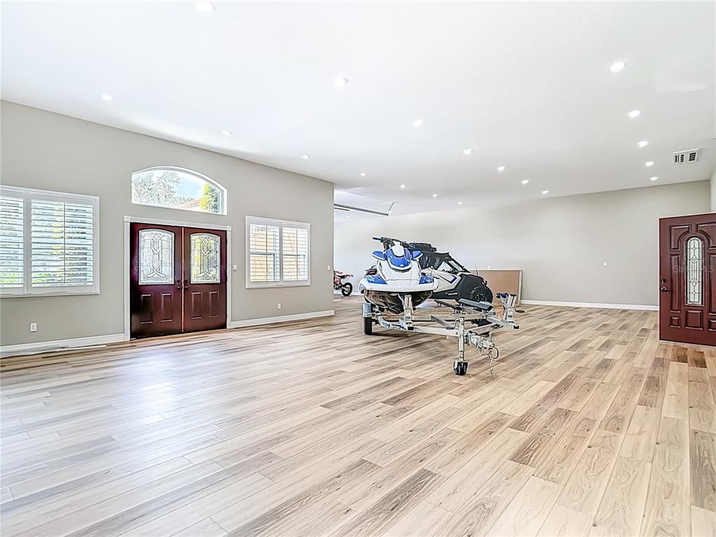 Interior, Recessed Lighting, Wood Texture Flooring