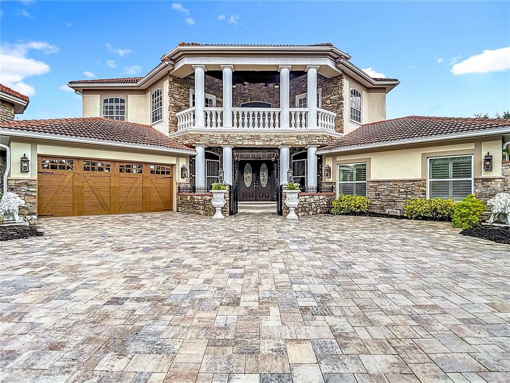 Attached, Exterior, Facade, Mediterranean