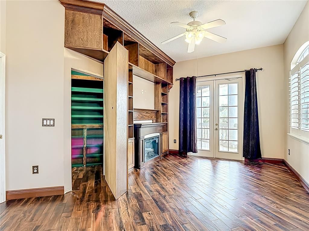 Empty room, Fireplace, Interior, Wood Texture Flooring