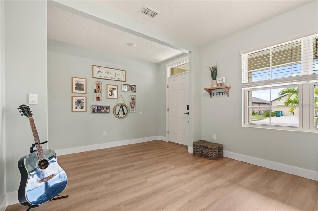 Fitness Equipment, Interior, Recessed Lighting, Wood Texture Flooring