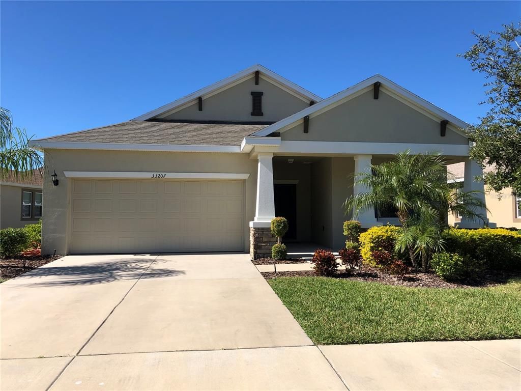 Attached, Exterior, Facade, American Craftsman