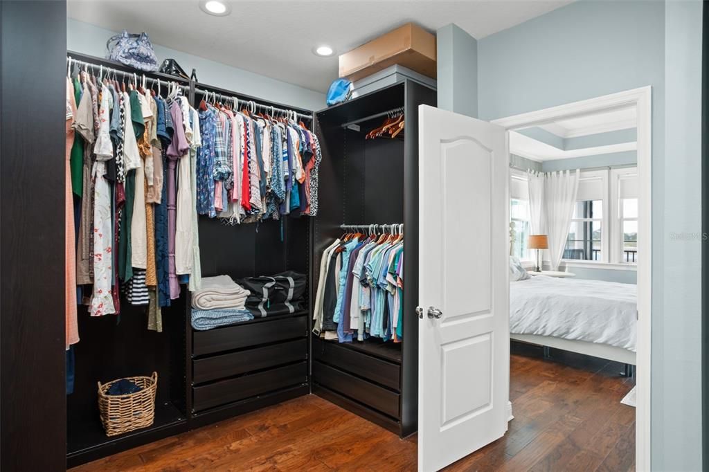 Bedroom, Interior, Recessed Lighting, Walk-in Closets, Wood Texture Flooring