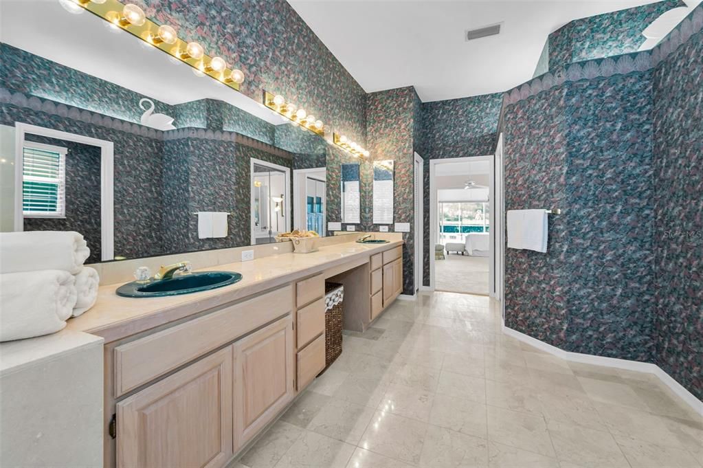 Bathroom, Dual Sink Vanities, Interior