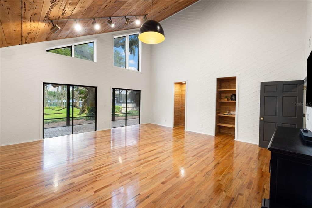 Empty room, Interior, Pendant Lights, Wood Texture Flooring