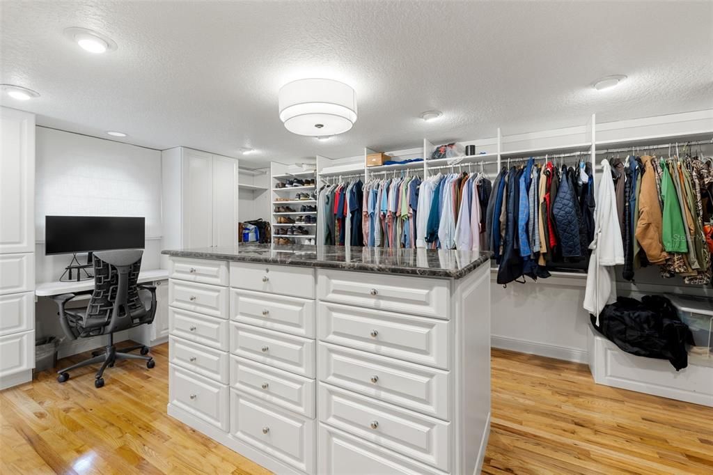 Interior, Recessed Lighting, Walk-in Closets, Wood Texture Flooring