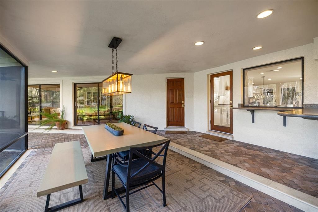 Dining room, Interior, Pendant Lights, Recessed Lighting