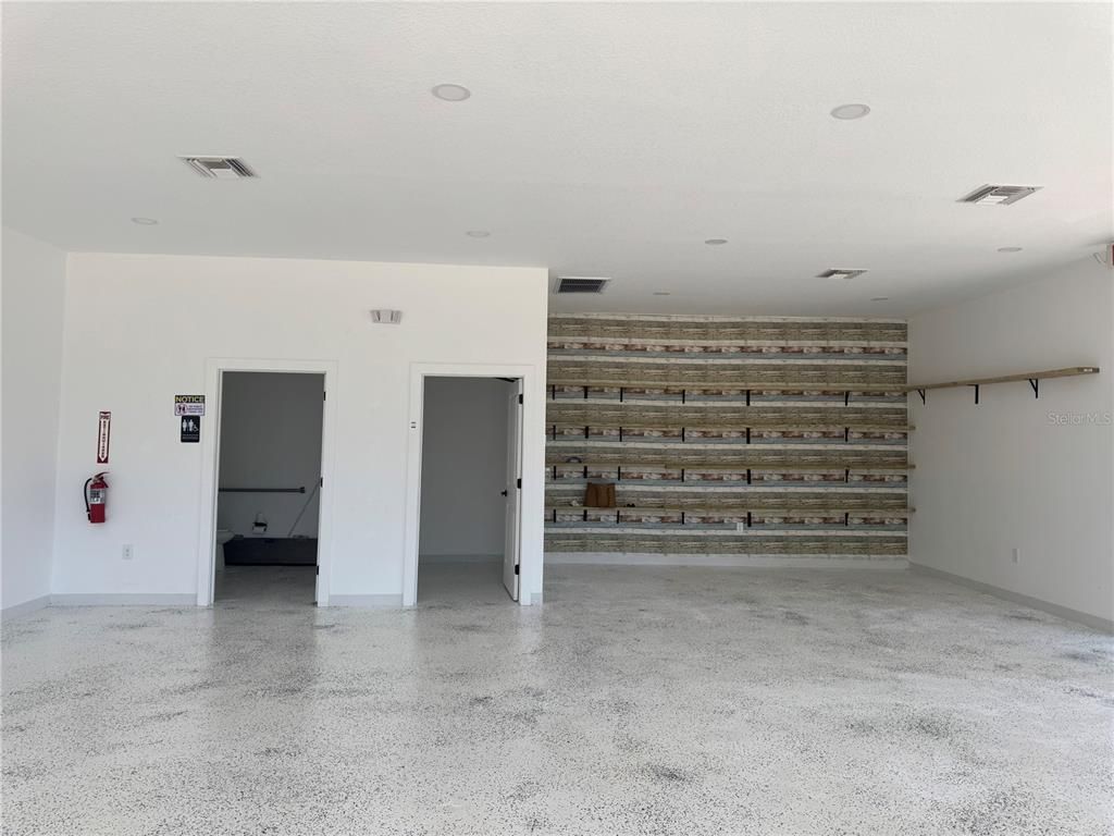 Empty room, Interior, Recessed Lighting, Wooden Walls