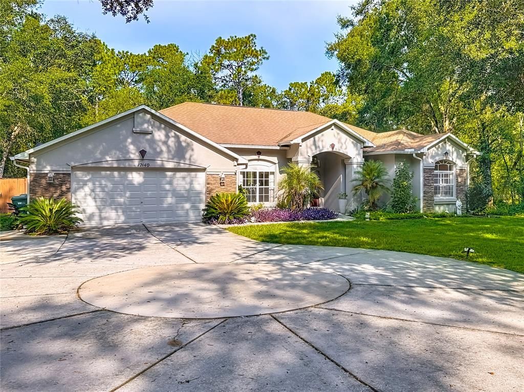 Attached, Exterior, Facade, Ranch