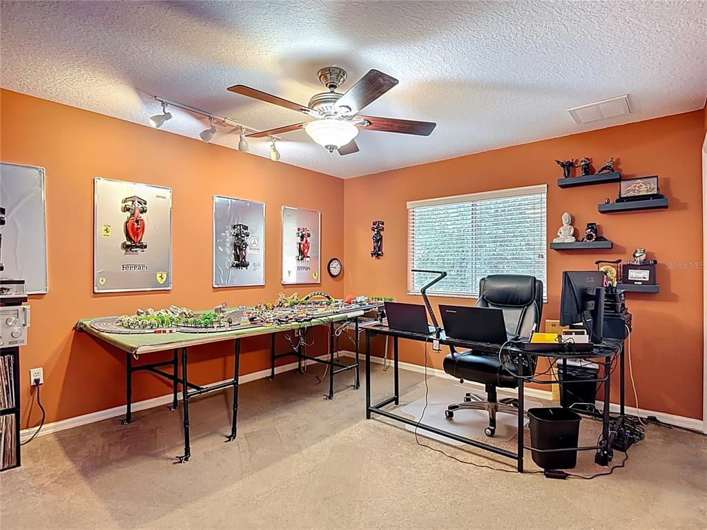 Home Office, Interior