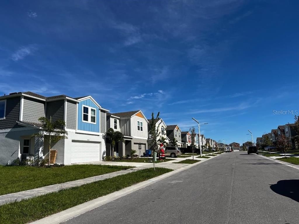 Attached, Exterior, Facade, Rowhouse