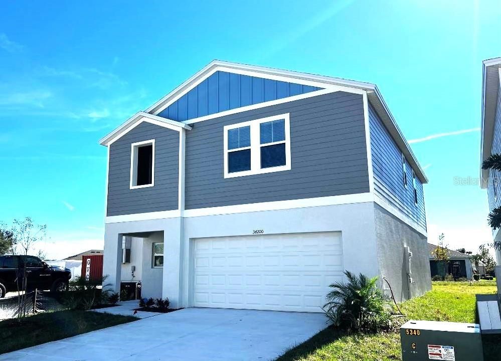 Attached, Exterior, Facade, Rowhouse