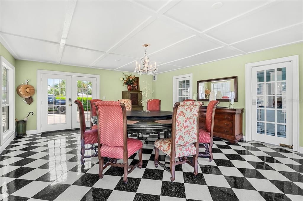 Chandelier, Dining room, Interior