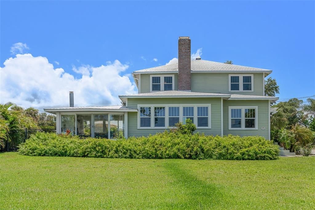 Backyard, Exterior, Facade, American Foursquare