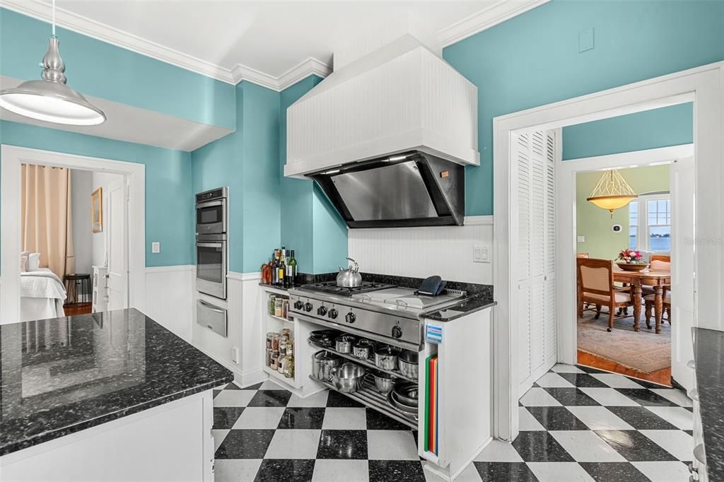 Dining room, Interior, Kitchen, Pendant Lights, Stainless Steel Appliances