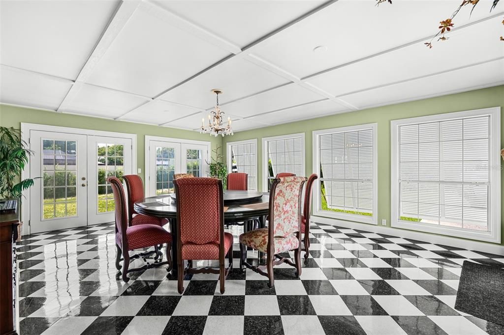 Chandelier, Dining room, Interior