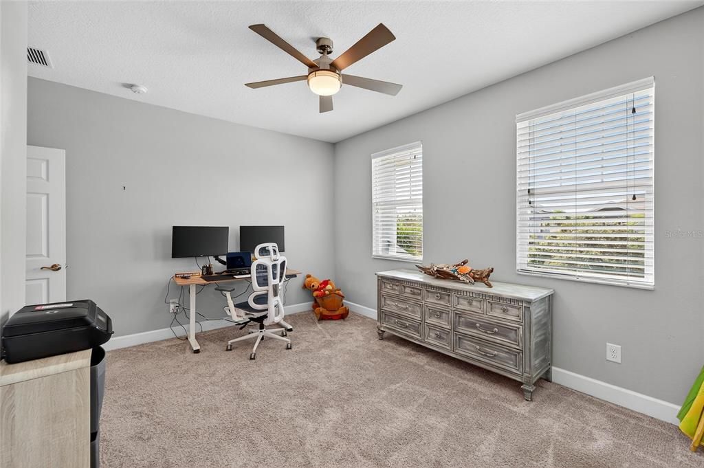 Home Office, Interior