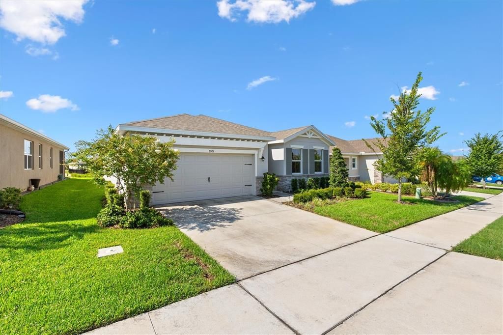 Attached, Exterior, Facade, Ranch