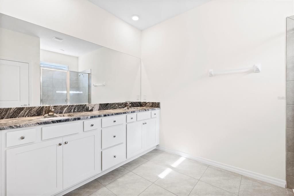 Bathroom, Dual Sink Vanities, Interior, Recessed Lighting