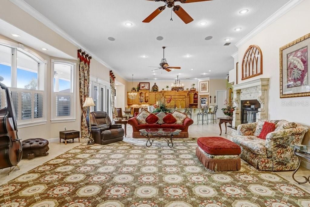 Fireplace, Interior, Living room, Recessed Lighting