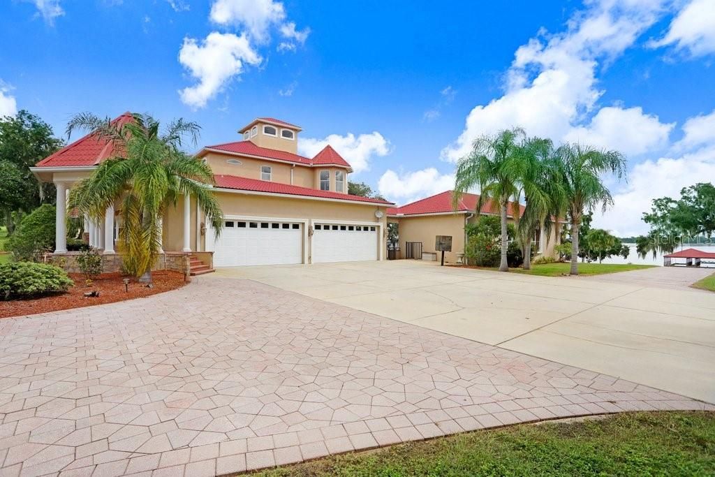 Attached, Exterior, Facade, Mediterranean