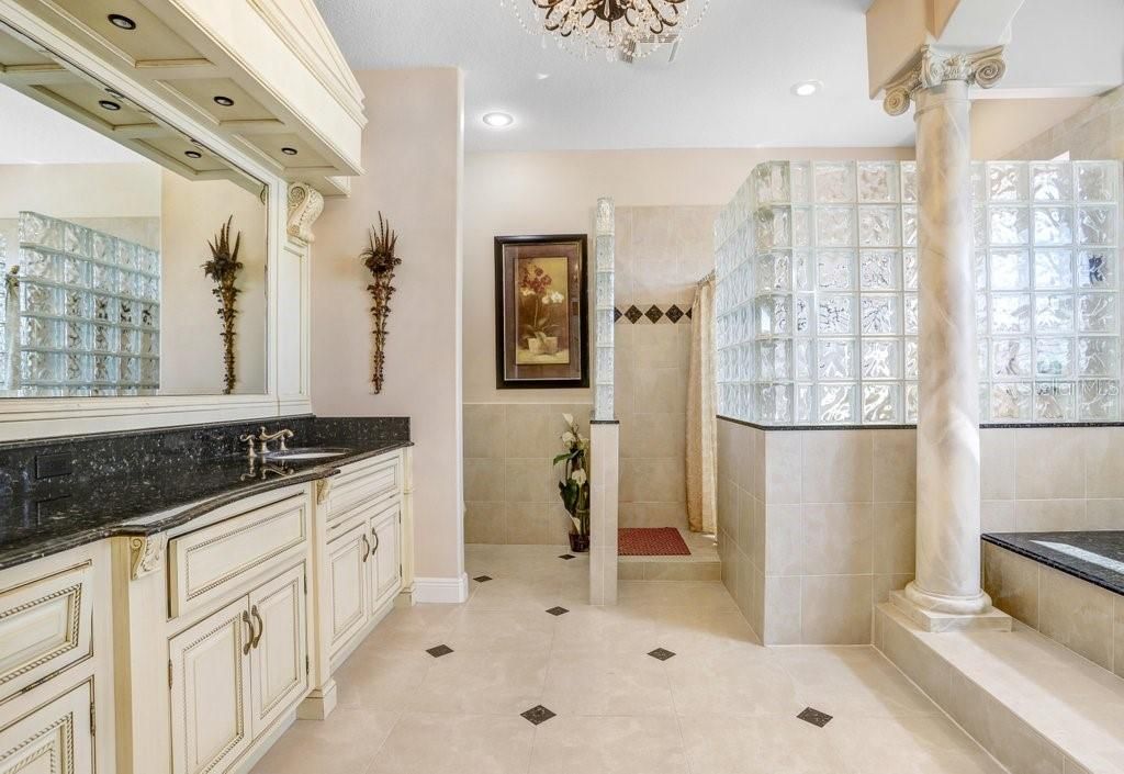 Bathroom, Interior, Recessed Lighting