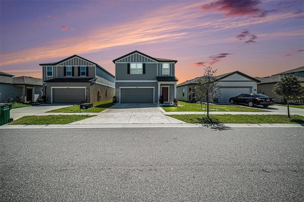 Attached, Exterior, Facade, American Craftsman