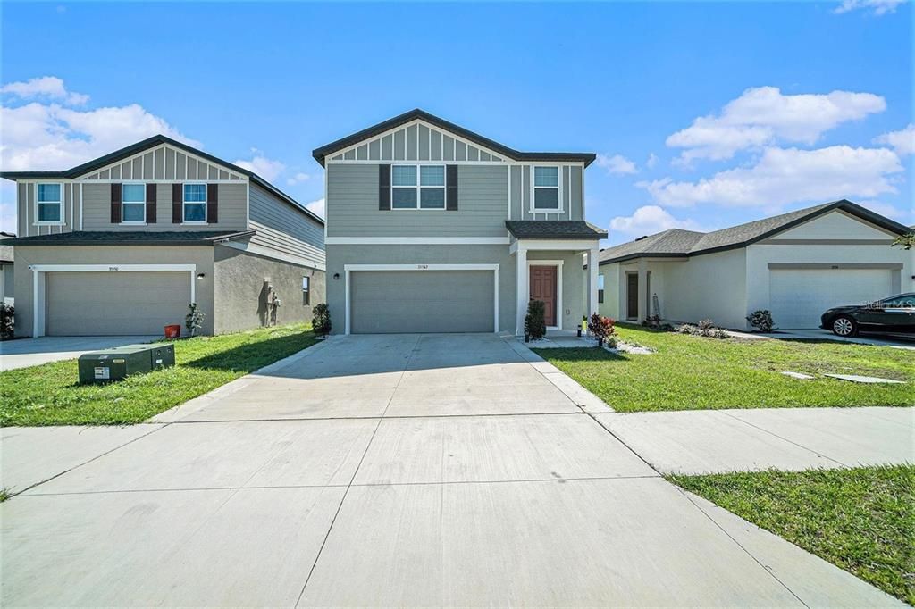 Attached, Exterior, Facade, Farmhouse