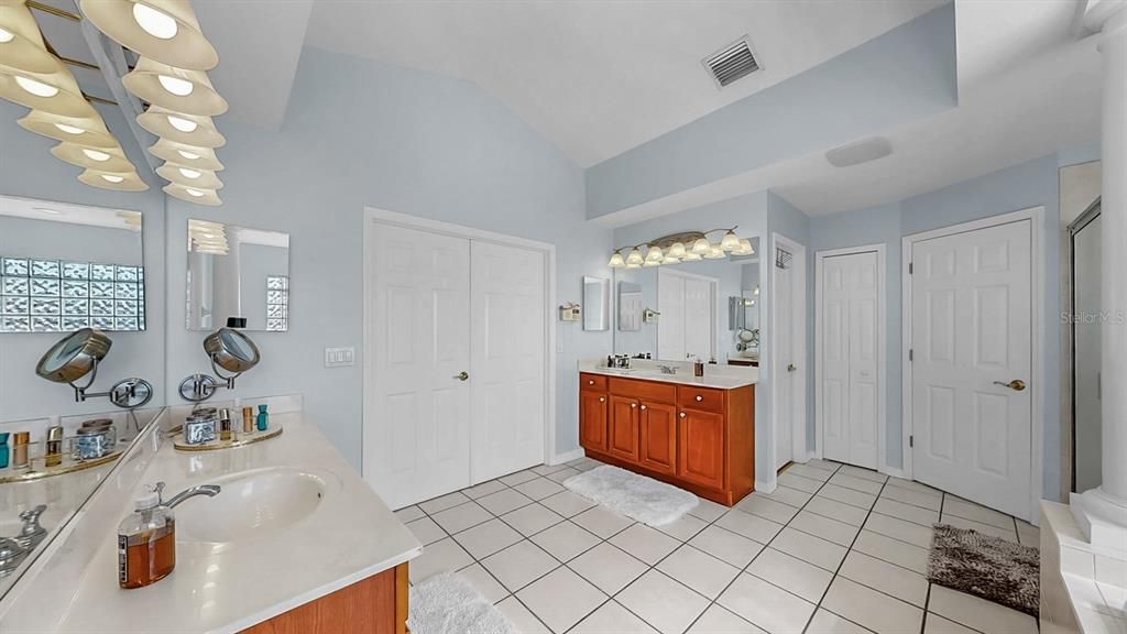 Bathroom, Dual Sink Vanities, Interior