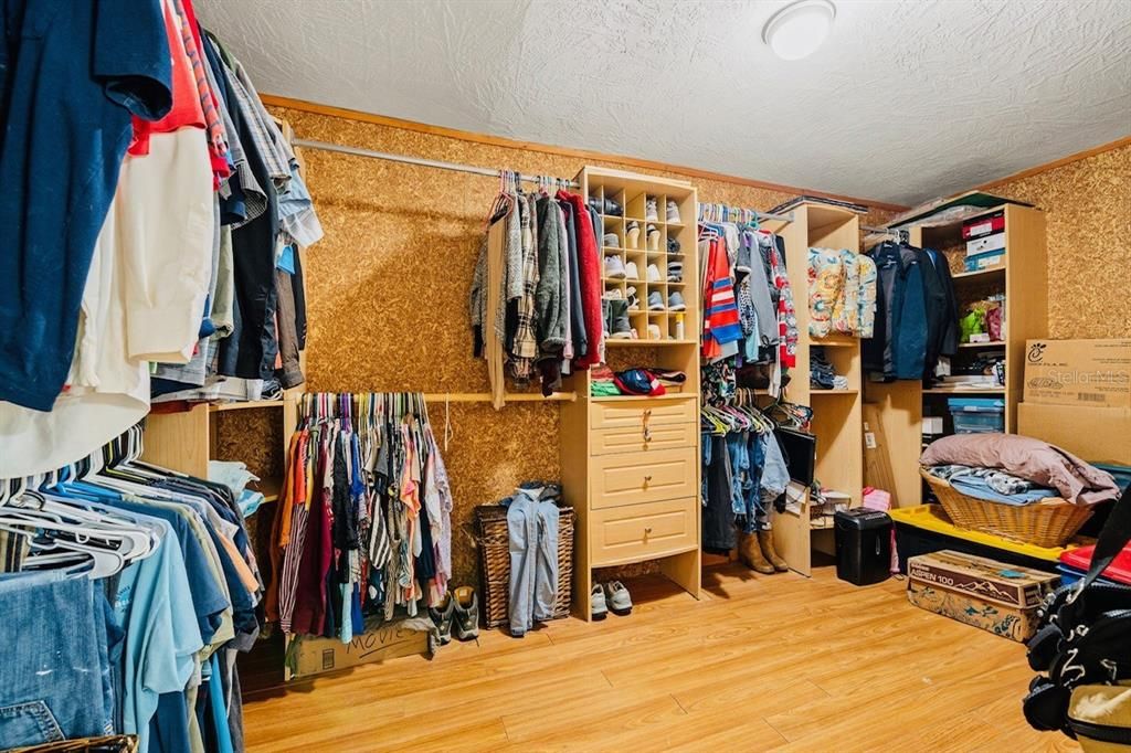 Interior, Walk-in Closets, Wood Texture Flooring