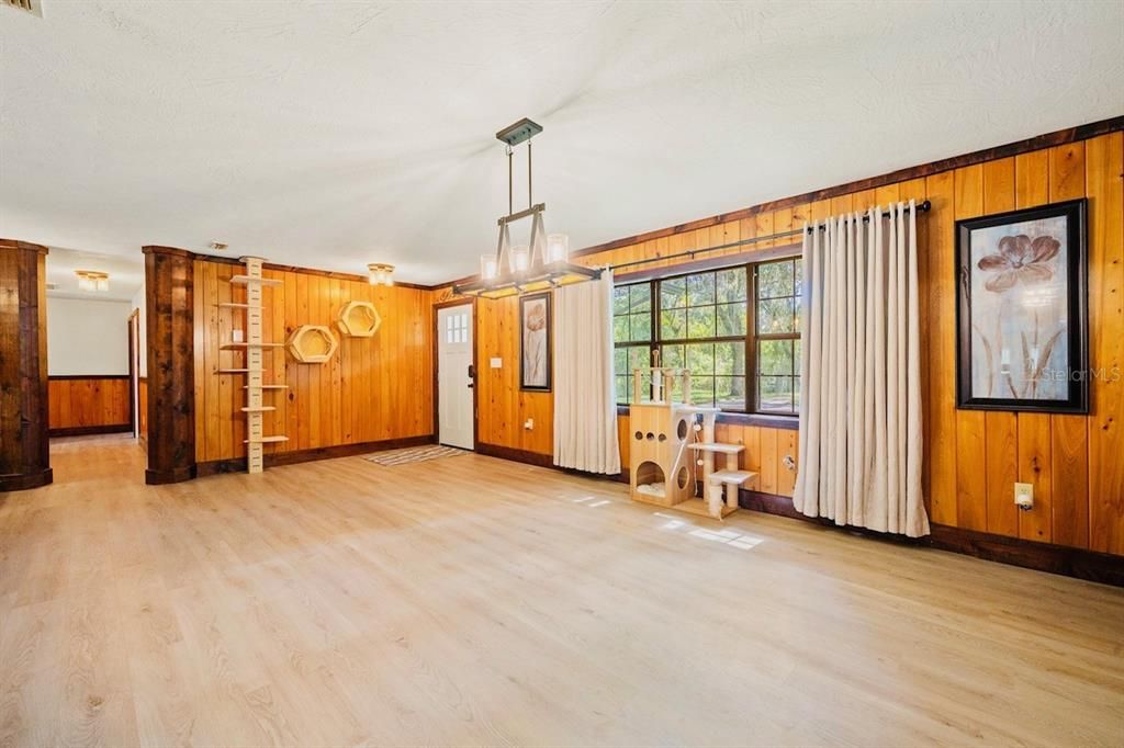 Empty room, Interior, Pendant Lights, Wood Texture Flooring, Wooden Walls