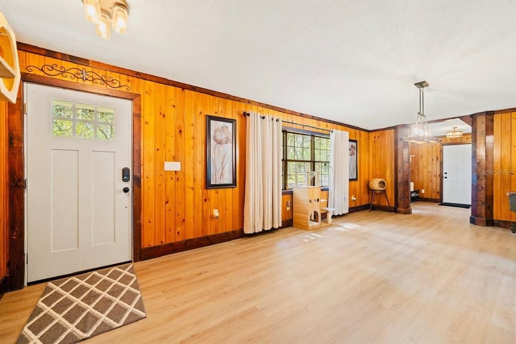 Empty room, Interior, Pendant Lights, Wood Texture Flooring, Wooden Walls