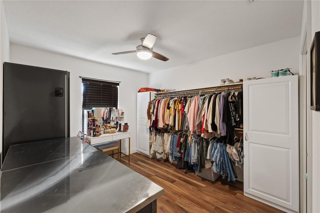 Interior, Walk-in Closets, Wood Texture Flooring