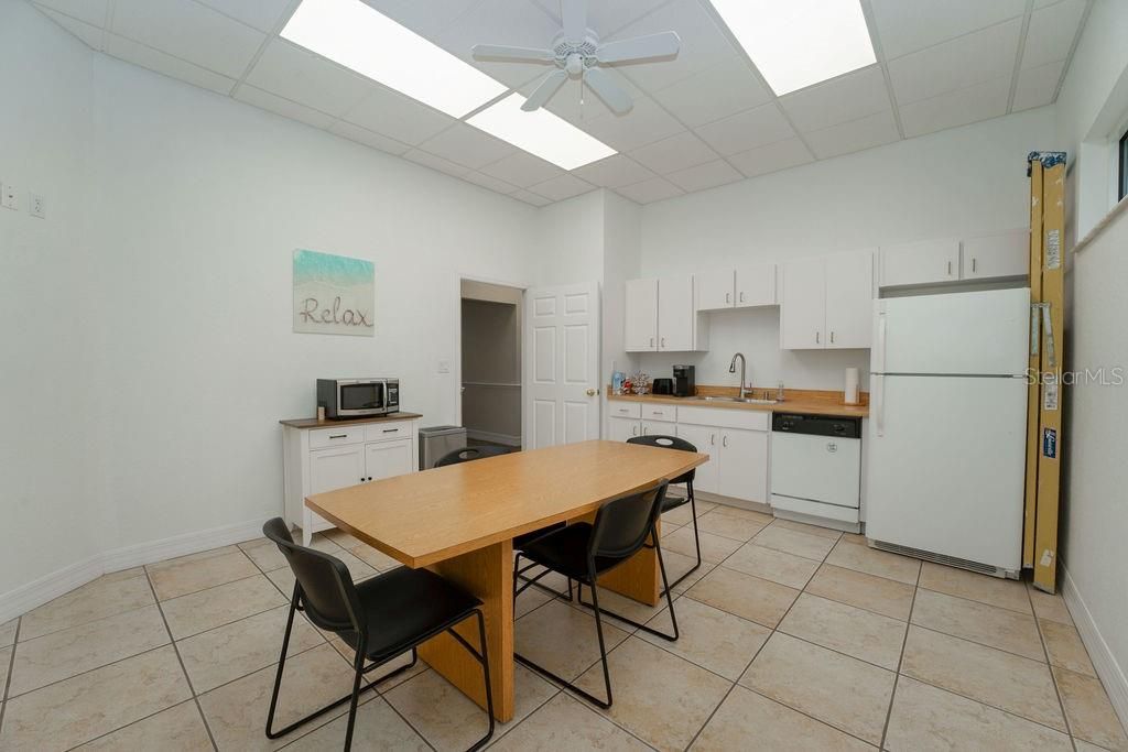 Dining room, Interior, Kitchen, Recessed Lighting