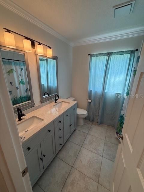 Bathroom, Dual Sink Vanities, Interior